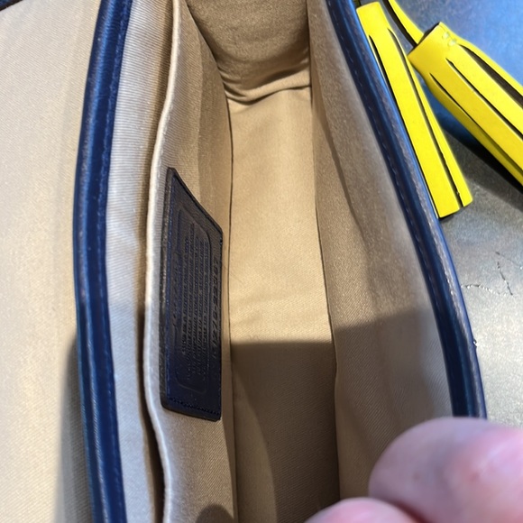 NWOT Coach midsized bag with removable tassel. Navy Citrine Leather shoulder bag - Picture 14 of 16
